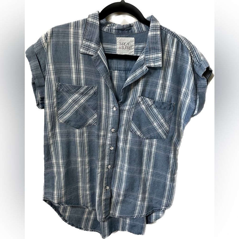 Thread & Supply Stylish Button Up Size Small
